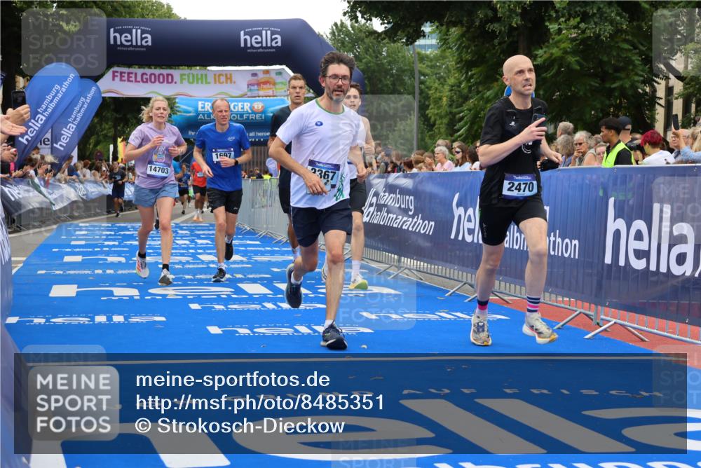 29.06.2025 - hella hamburg halbmarathon Strokosch-Dieckow http://msf.ph/oto/8485351 29.06.2025 10:45:21 Ziel 1697, 2188, 2367, 2470, 3186, 5706, 9105, 10064, 11469, 12277, 12643, 12783, 14703, 15563, 15636, 15741, 15760, 16513, 16725, 17499, 18407, 18638 meine-sportfotos.de