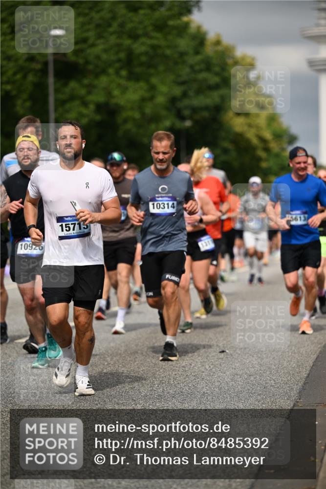 29.06.2025 - hella hamburg halbmarathon Dr. Thomas Lammeyer http://msf.ph/oto/8485392 29.06.2025 10:20:59 Kennedybrücke 1117, 1240, 1403, 1602, 1825, 3023, 3088, 3450, 3622, 5037, 6328, 6488, 6941, 6948, 7257, 7345, 7360, 7376, 7924, 7928, 8317, 8513, 8619, 8983, 9091, 9208, 9664, 9675, 9676, 10165, 10314, 10317, 10320, 10377, 10391, 10735, 10926, 11335, 11410 meine-sportfotos.de