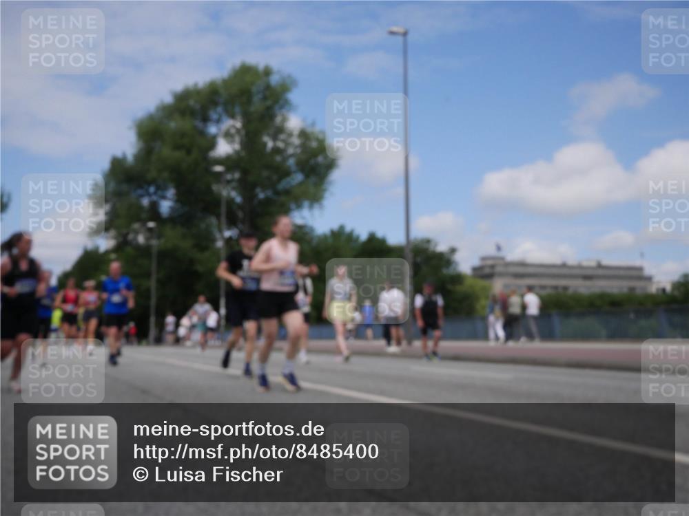 29.06.2025 - hella hamburg halbmarathon Luisa Fischer http://msf.ph/oto/8485400 29.06.2025 11:24:20 Kennedybrücke 1546, 2625, 2626, 4040, 4041, 4954, 4955, 5380, 5699, 5787, 7662, 8028, 8703, 9431 meine-sportfotos.de