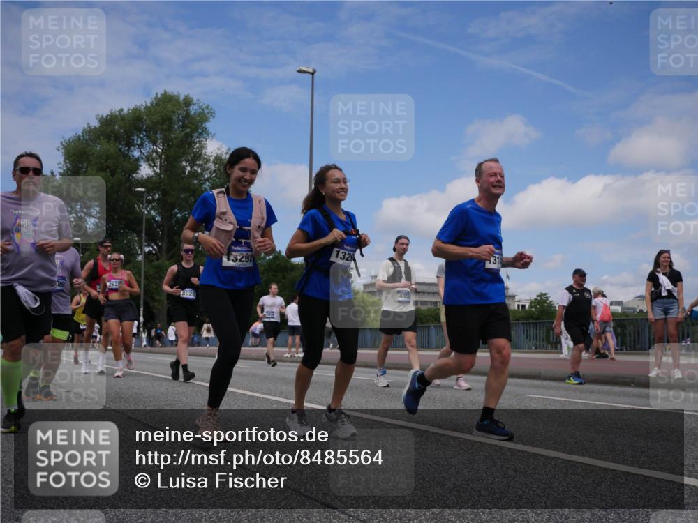 29.06.2025 - hella hamburg halbmarathon Luisa Fischer http://msf.ph/oto/8485564 29.06.2025 11:24:25 Kennedybrücke 2625, 8028, 1329, 4953, 1314, 1031, 1947, 2625, 2626, 4040, 4041, 4954, 4955, 5715, 7166, 8028 meine-sportfotos.de