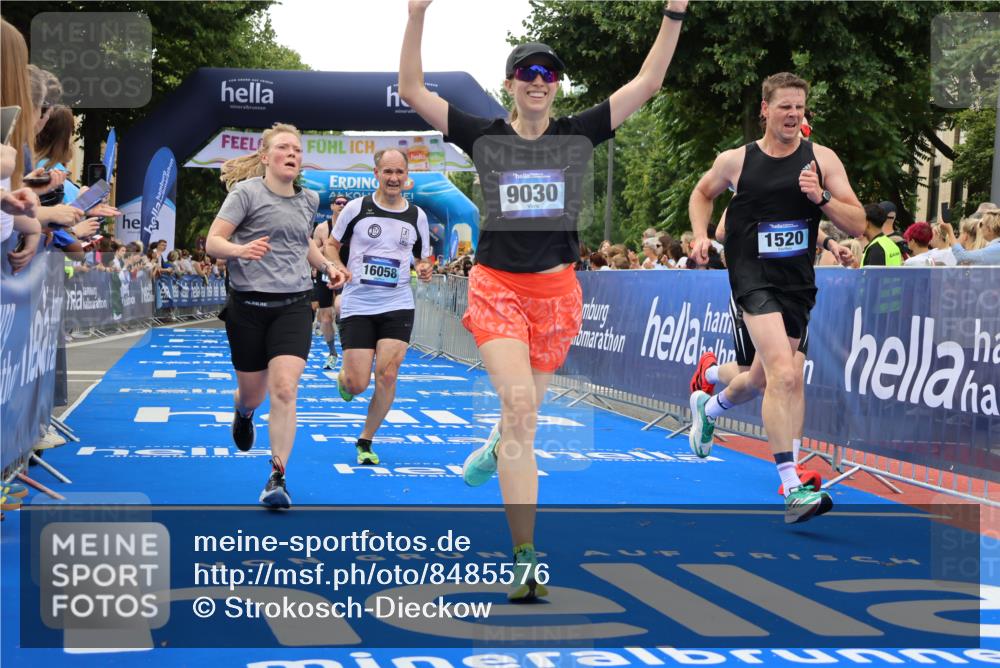 29.06.2025 - hella hamburg halbmarathon Strokosch-Dieckow http://msf.ph/oto/8485576 29.06.2025 10:44:57 Ziel 1171, 1424, 1520, 2098, 2890, 3917, 4425, 6266, 7709, 7843, 9030, 9710, 9720, 10741, 11688, 12161, 13919, 15334, 16058, 17381, 17382, 17406, 17544, 18055, 18631 meine-sportfotos.de