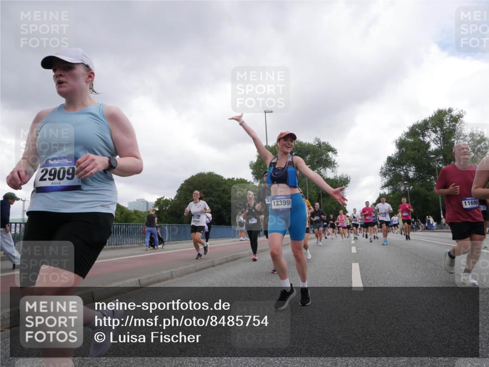 29.06.2025 - hella hamburg halbmarathon Luisa Fischer http://msf.ph/oto/8485754 29.06.2025 10:52:16 Kennedybrücke 2909, 2756, 18781, 33, 13399, 11690, 142, 1142, 1626, 2475, 3383, 3486, 5551, 7532, 9341 meine-sportfotos.de