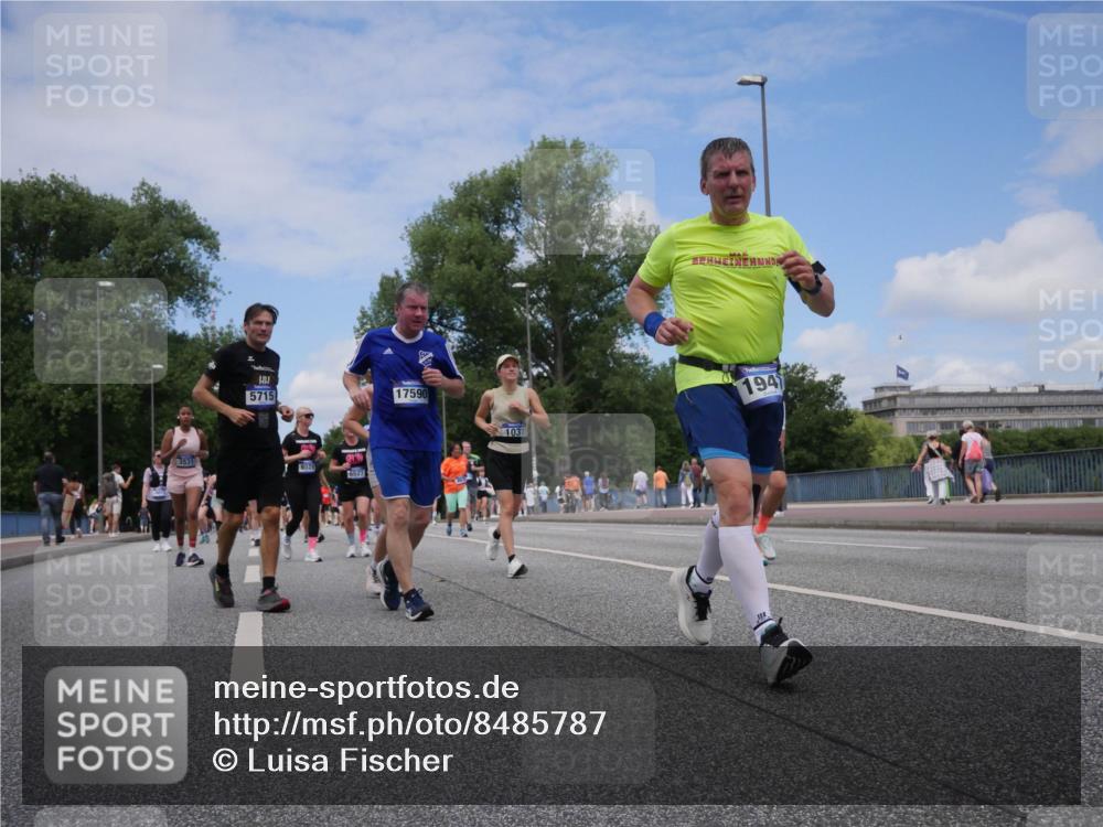 29.06.2025 - hella hamburg halbmarathon Luisa Fischer http://msf.ph/oto/8485787 29.06.2025 11:24:32 Kennedybrücke 5715, 17590, 3531, 6528, 6527, 1031, 194, 1031, 1947, 2625, 2626, 3531, 4040, 4041, 4141, 4258, 4954, 4955, 5715, 6527, 6528, 7166, 8028, 8970 meine-sportfotos.de