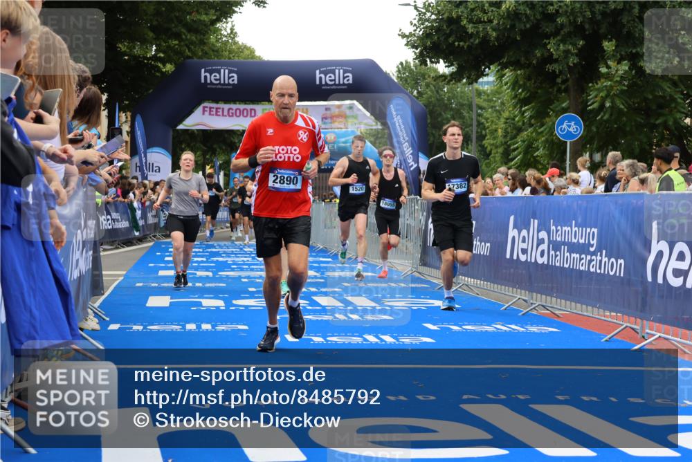 29.06.2025 - hella hamburg halbmarathon Strokosch-Dieckow http://msf.ph/oto/8485792 29.06.2025 10:44:56 Ziel 1171, 1424, 1520, 2098, 2890, 3098, 4425, 6266, 7056, 7167, 7709, 7843, 9030, 9720, 10741, 11688, 12161, 15334, 16058, 17381, 17382, 17406, 17544, 18055, 18631, 19210 meine-sportfotos.de