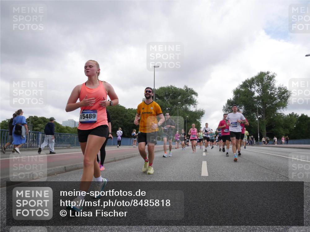 29.06.2025 - hella hamburg halbmarathon Luisa Fischer http://msf.ph/oto/8485818 29.06.2025 10:52:18 Kennedybrücke 15489, 16525, 14080, 1142, 1626, 2475, 3383, 3486, 5551, 7532, 9341, 10204 meine-sportfotos.de