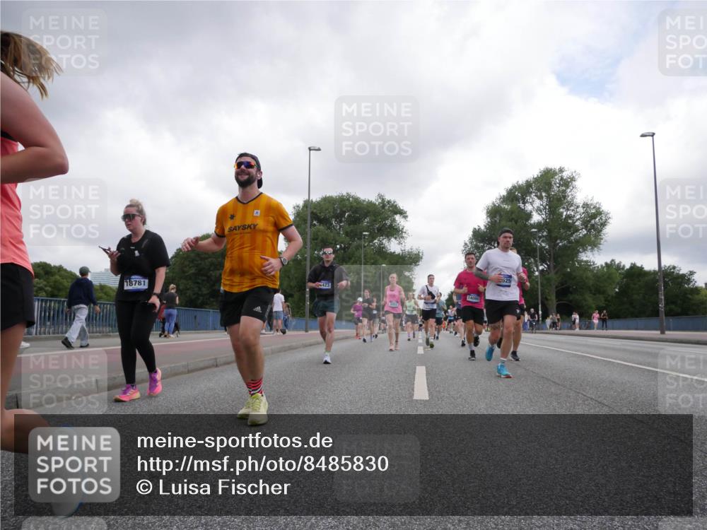 29.06.2025 - hella hamburg halbmarathon Luisa Fischer http://msf.ph/oto/8485830 29.06.2025 10:52:19 Kennedybrücke 18781, 423, 5551, 14080, 525, 1142, 1626, 2475, 3086, 3383, 5551, 9341, 10204 meine-sportfotos.de