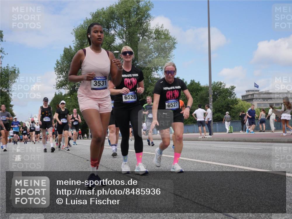 29.06.2025 - hella hamburg halbmarathon Luisa Fischer http://msf.ph/oto/8485936 29.06.2025 11:24:36 Kennedybrücke 8086, 9274, 9315, 1074, 3531, 2025, 6528, 2025, 6527, 1837, 1031, 1074, 3531, 4141, 4258, 5715, 6527, 6528, 7166, 8086, 8088, 8970, 9028, 9274, 9315 meine-sportfotos.de