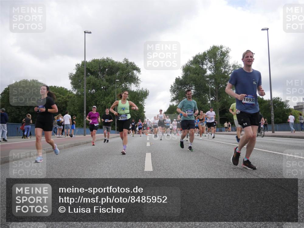 29.06.2025 - hella hamburg halbmarathon Luisa Fischer http://msf.ph/oto/8485952 29.06.2025 10:52:22 Kennedybrücke 9359, 9341, 16935, 1626, 2475, 3086, 3383, 3661, 4403, 5551, 7931, 7936, 8549, 8759, 8760, 9341, 10204, 10479 meine-sportfotos.de