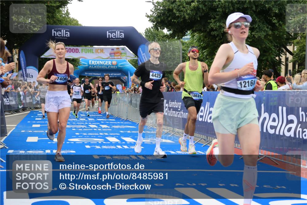 29.06.2025 - hella hamburg halbmarathon Strokosch-Dieckow http://msf.ph/oto/8485981 29.06.2025 10:44:53 Ziel 1171, 1424, 1520, 1941, 2098, 2890, 3004, 3098, 3785, 4425, 4915, 7056, 7167, 7325, 9030, 9720, 12161, 16058, 16834, 17381, 17382, 17406, 17544, 18055, 18631, 19207, 19210 meine-sportfotos.de
