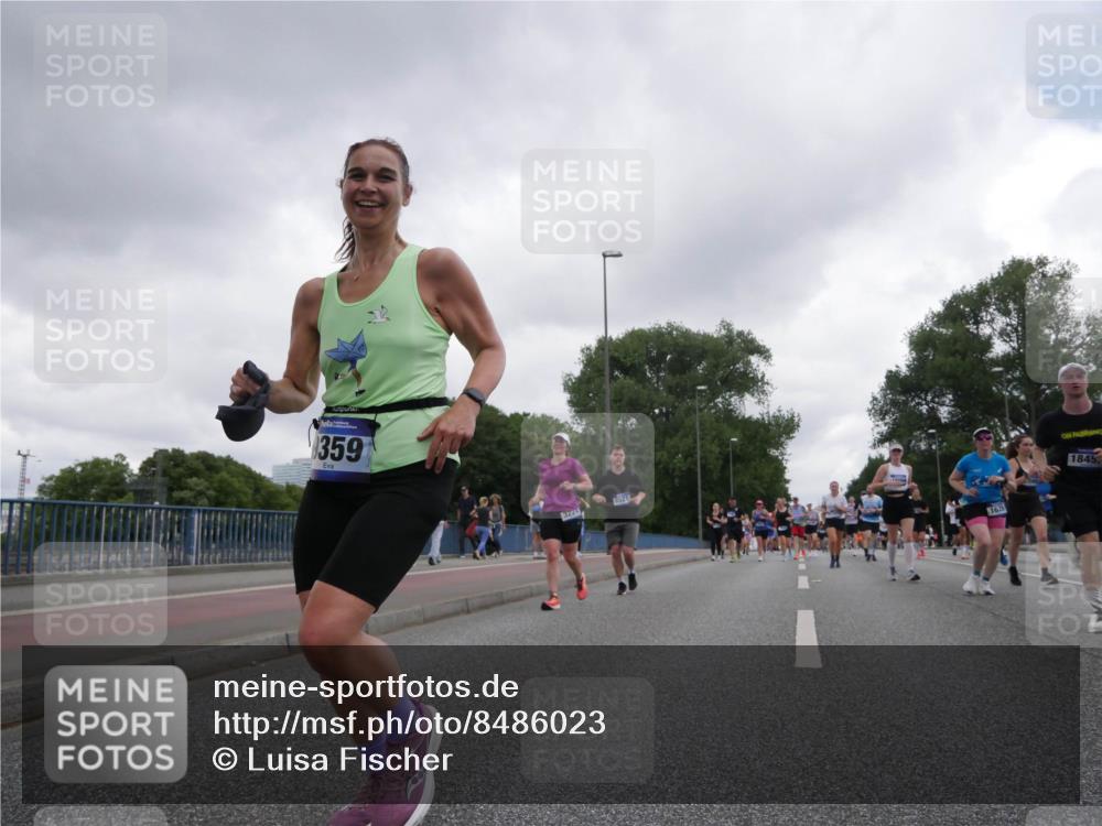 29.06.2025 - hella hamburg halbmarathon Luisa Fischer http://msf.ph/oto/8486023 29.06.2025 10:52:24 Kennedybrücke 359, 3224, 1626, 1845, 1626, 2475, 3086, 3383, 3661, 4403, 5551, 7931, 7936, 8549, 8759, 8760, 9245, 9341, 10204, 10479 meine-sportfotos.de