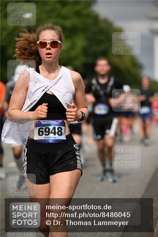 29.06.2025 - hella hamburg halbmarathon Dr. Thomas Lammeyer http://msf.ph/oto/8486045 29.06.2025 10:21:06 Kennedybrücke 1117, 1137, 1240, 1403, 1825, 2908, 3088, 3450, 3622, 5037, 5390, 5995, 6126, 6128, 6328, 6488, 6522, 6941, 6948, 7114, 7115, 7257, 7345, 7360, 7376, 8513, 8895, 8983, 9208, 9259, 9675, 10165, 10314, 10317, 10320, 10377, 10391, 10592, 10735, 10926, 11335, 11410 meine-sportfotos.de