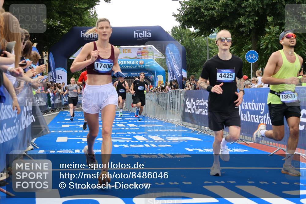 29.06.2025 - hella hamburg halbmarathon Strokosch-Dieckow http://msf.ph/oto/8486046 29.06.2025 10:44:54 Ziel 1171, 1424, 1520, 2098, 2890, 3004, 3098, 4425, 4915, 7056, 7167, 7325, 7843, 9030, 9720, 12161, 15334, 16058, 16834, 17381, 17382, 17406, 17544, 18055, 18631, 19207, 19210 meine-sportfotos.de