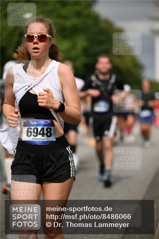 29.06.2025 - hella hamburg halbmarathon Dr. Thomas Lammeyer http://msf.ph/oto/8486066 29.06.2025 10:21:06 Kennedybrücke 1117, 1137, 1240, 1403, 1825, 2908, 3088, 3450, 3622, 5037, 5390, 5995, 6126, 6128, 6328, 6488, 6522, 6941, 6948, 7114, 7115, 7257, 7345, 7360, 7376, 8513, 8895, 8983, 9208, 9259, 9675, 10165, 10314, 10317, 10320, 10377, 10391, 10592, 10735, 10926, 11335, 11410 meine-sportfotos.de