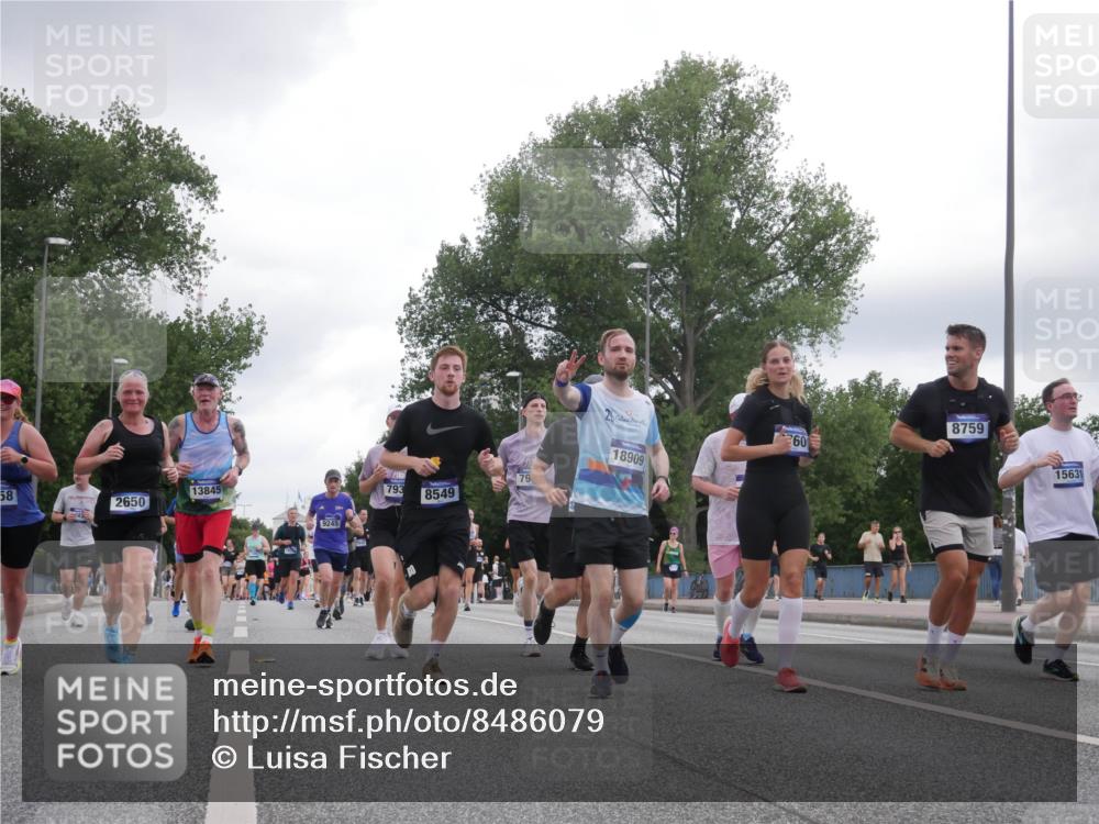 29.06.2025 - hella hamburg halbmarathon Luisa Fischer http://msf.ph/oto/8486079 29.06.2025 10:52:29 Kennedybrücke 58, 2650, 13845, 9245, 79, 793, 8549, 8759, 60, 18909, 15631, 1626, 2475, 2527, 2668, 3086, 3232, 3383, 3661, 4403, 5781, 6191, 6497, 7931, 7936, 8549, 8759, 8760, 9245, 10204, 10333, 10479 meine-sportfotos.de