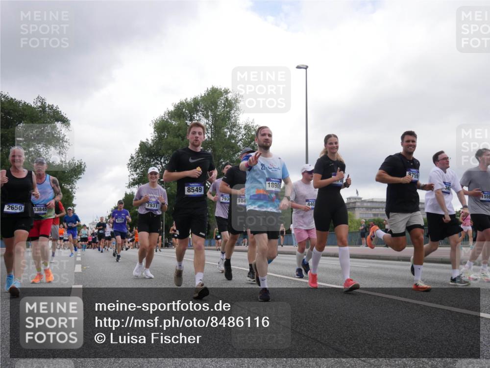 29.06.2025 - hella hamburg halbmarathon Luisa Fischer http://msf.ph/oto/8486116 29.06.2025 10:52:31 Kennedybrücke 2650, 13845, 9245, 7931, 8549, 793, 104, 20, 18909, 440, 8759, 56, 1559, 2527, 2668, 3086, 3232, 3661, 4403, 5781, 6191, 6497, 7931, 7936, 8549, 8759, 8760, 9245, 10333, 10479 meine-sportfotos.de