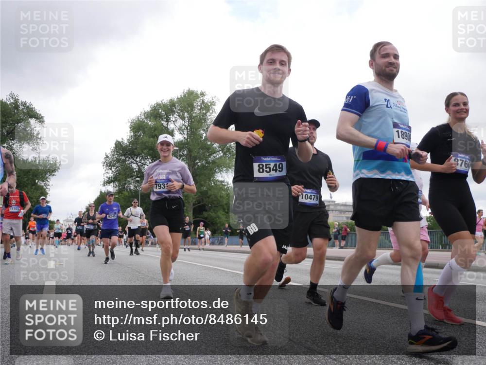 29.06.2025 - hella hamburg halbmarathon Luisa Fischer http://msf.ph/oto/8486145 29.06.2025 10:52:32 Kennedybrücke 11365, 9245, 793, 8549, 10479, 21, 1890, 3760, 2527, 2668, 3086, 3232, 3661, 4403, 5781, 6191, 6497, 7931, 7936, 7947, 8549, 8759, 8760, 9245, 10333, 10479 meine-sportfotos.de