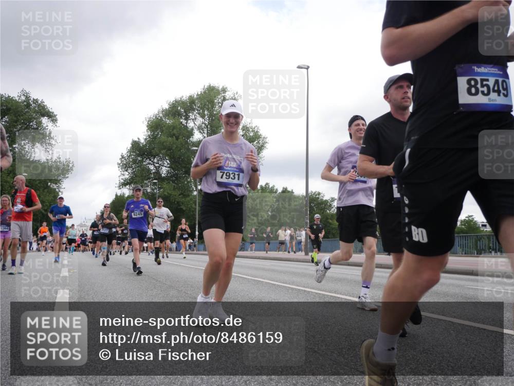 29.06.2025 - hella hamburg halbmarathon Luisa Fischer http://msf.ph/oto/8486159 29.06.2025 10:52:32 Kennedybrücke 1364, 9245, 7931, 8549, 2527, 2668, 3086, 3232, 3661, 4403, 5781, 6191, 6497, 7931, 7936, 7947, 8549, 8759, 8760, 9245, 10333, 10479 meine-sportfotos.de