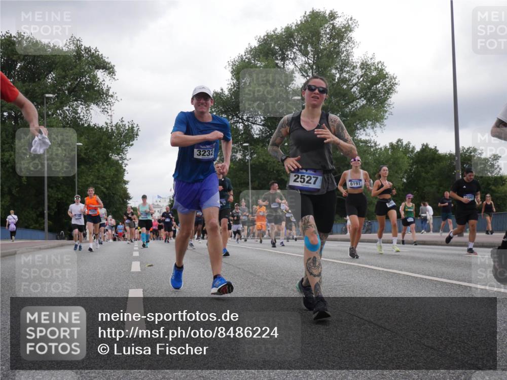 29.06.2025 - hella hamburg halbmarathon Luisa Fischer http://msf.ph/oto/8486224 29.06.2025 10:52:35 Kennedybrücke 15057, 3232, 2527, 6191, 097, 1584, 2527, 2668, 3232, 4403, 5781, 6191, 6497, 7203, 7650, 7936, 7947, 7948, 8065, 9245, 10333 meine-sportfotos.de