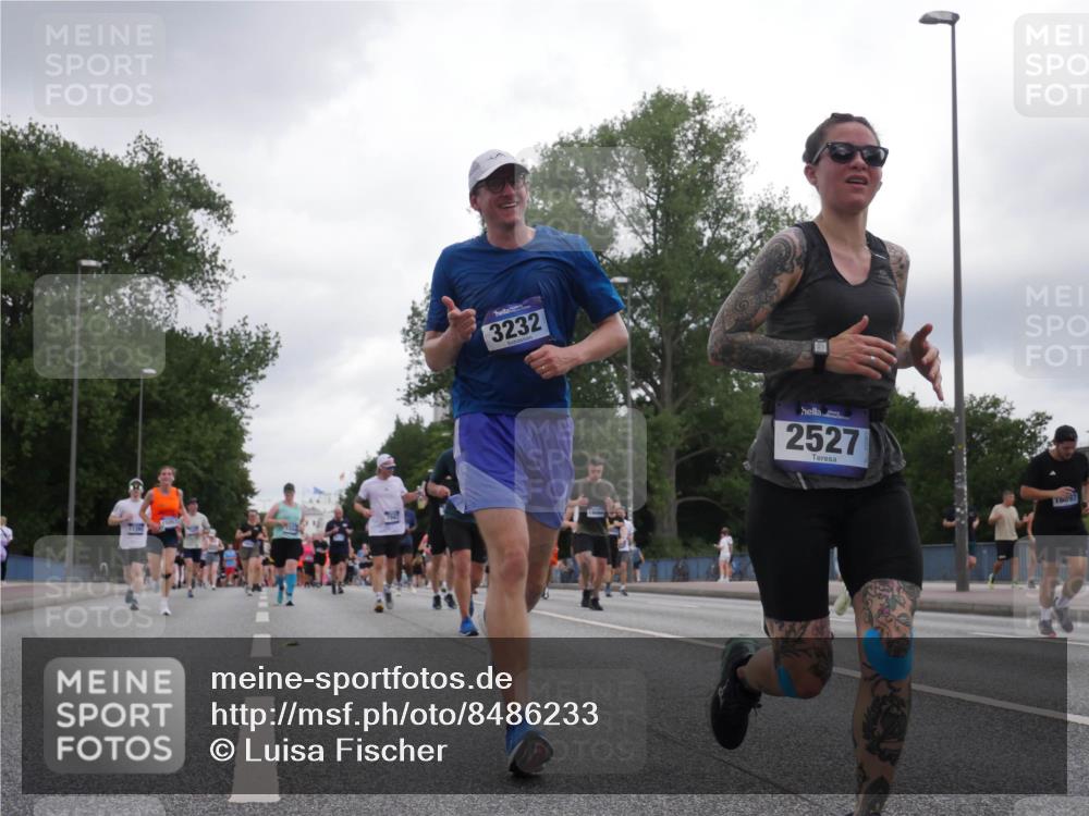 29.06.2025 - hella hamburg halbmarathon Luisa Fischer http://msf.ph/oto/8486233 29.06.2025 10:52:36 Kennedybrücke 3232, 2527, 16097, 1584, 2527, 2668, 3232, 4769, 5781, 6191, 6497, 7203, 7650, 7947, 7948, 8065, 9245, 10130, 10333 meine-sportfotos.de