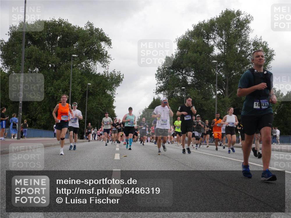 29.06.2025 - hella hamburg halbmarathon Luisa Fischer http://msf.ph/oto/8486319 29.06.2025 10:52:38 Kennedybrücke 15057, 11395, 1584, 5118, 7947, 7948, 1452, 7203, 10333, 1167, 1584, 2527, 2668, 3232, 4769, 5118, 5781, 6191, 6497, 7203, 7650, 7947, 7948, 8065, 10130, 10333, 10654 meine-sportfotos.de