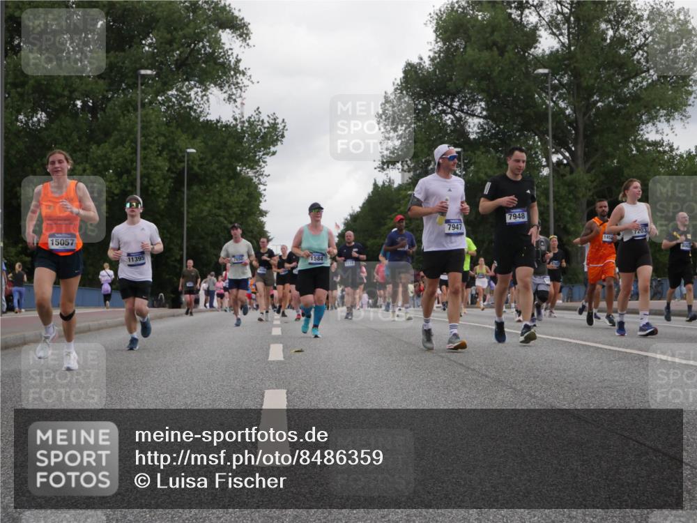 29.06.2025 - hella hamburg halbmarathon Luisa Fischer http://msf.ph/oto/8486359 29.06.2025 10:52:39 Kennedybrücke 15057, 11395, 1584, 7947, 7948, 7203, 145, 1167, 1584, 2668, 4769, 5118, 5781, 6191, 7203, 7650, 7947, 7948, 8065, 10130, 10333, 10654 meine-sportfotos.de