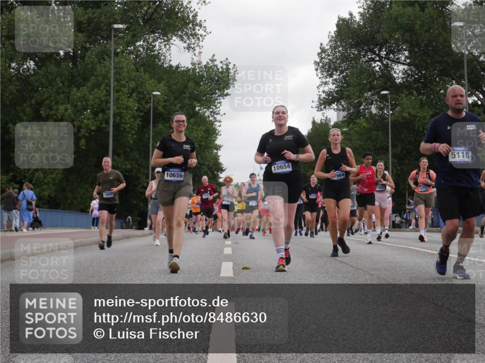 29.06.2025 - hella hamburg halbmarathon Luisa Fischer http://msf.ph/oto/8486630 29.06.2025 10:52:45 Kennedybrücke 13942, 10656, 2437, 2438, 10654, 11776, 7964, 17693, 15771, 2, 5118, 1167, 1584, 2716, 3253, 4769, 5118, 7203, 7650, 7947, 7948, 8065, 10130, 10654 meine-sportfotos.de
