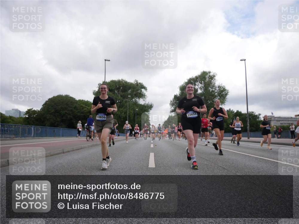 29.06.2025 - hella hamburg halbmarathon Luisa Fischer http://msf.ph/oto/8486775 29.06.2025 10:52:48 Kennedybrücke 10656, 10654, 17964, 1167, 2437, 2438, 2716, 3253, 4769, 5118, 5479, 5480, 7679, 10130, 10654 meine-sportfotos.de