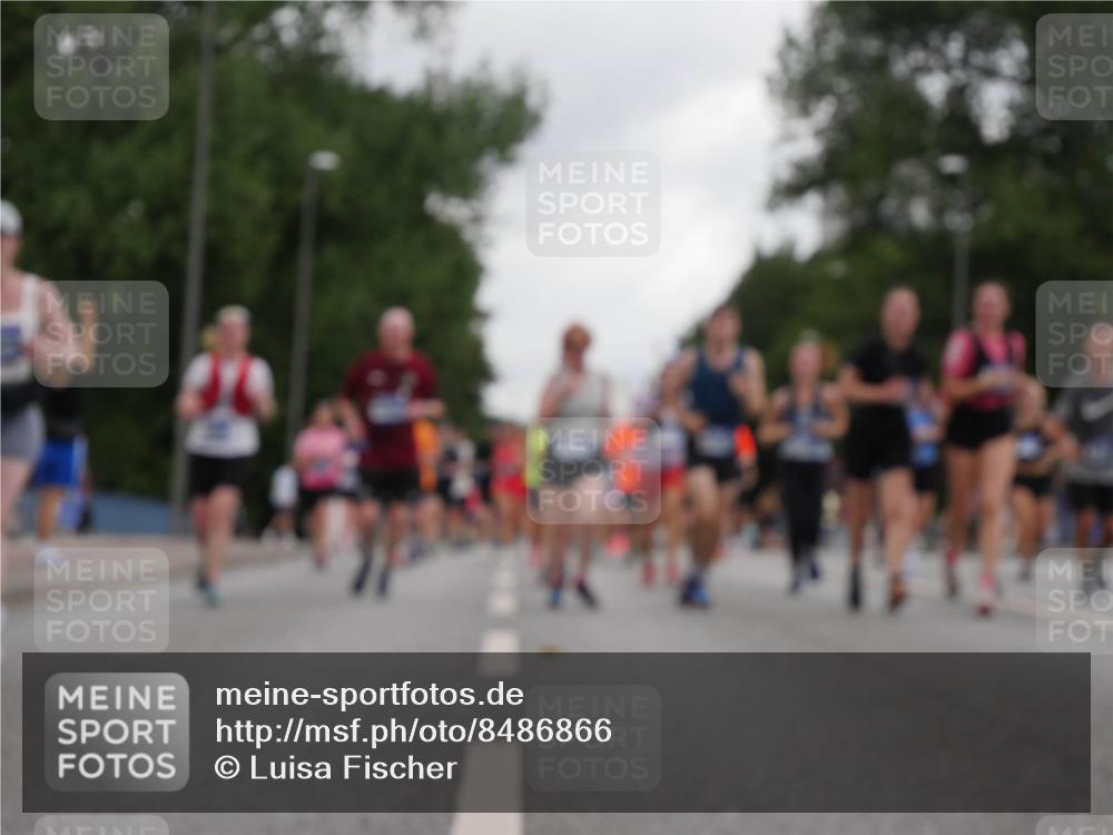 29.06.2025 - hella hamburg halbmarathon Luisa Fischer http://msf.ph/oto/8486866 29.06.2025 10:52:50 Kennedybrücke 1167, 2437, 2438, 2716, 3253, 5118, 5479, 5480, 7679, 10654, 10782 meine-sportfotos.de
