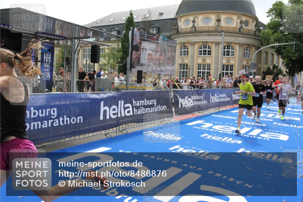 29.06.2025 - hella hamburg halbmarathon Michael Strokosch http://msf.ph/oto/8486876 29.06.2025 10:43:48 Ziel 1976, 3437, 4318, 6903, 6991, 7185, 9114, 9159, 9374, 11153, 11778, 11848, 13421, 13897, 14201, 14210, 15328, 15512, 15932, 16062, 16105, 18650, 19090 meine-sportfotos.de
