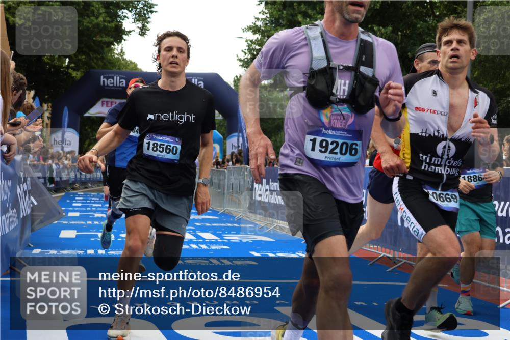 29.06.2025 - hella hamburg halbmarathon Strokosch-Dieckow http://msf.ph/oto/8486954 29.06.2025 10:44:39 Ziel 1468, 1782, 1941, 2365, 2402, 2970, 3305, 3785, 4270, 4991, 5476, 6490, 6495, 7710, 10669, 12711, 14351, 14798, 14816, 15185, 15233, 15862, 16224, 17251, 18107, 18437, 18464, 18539, 18560, 18868, 19206 meine-sportfotos.de