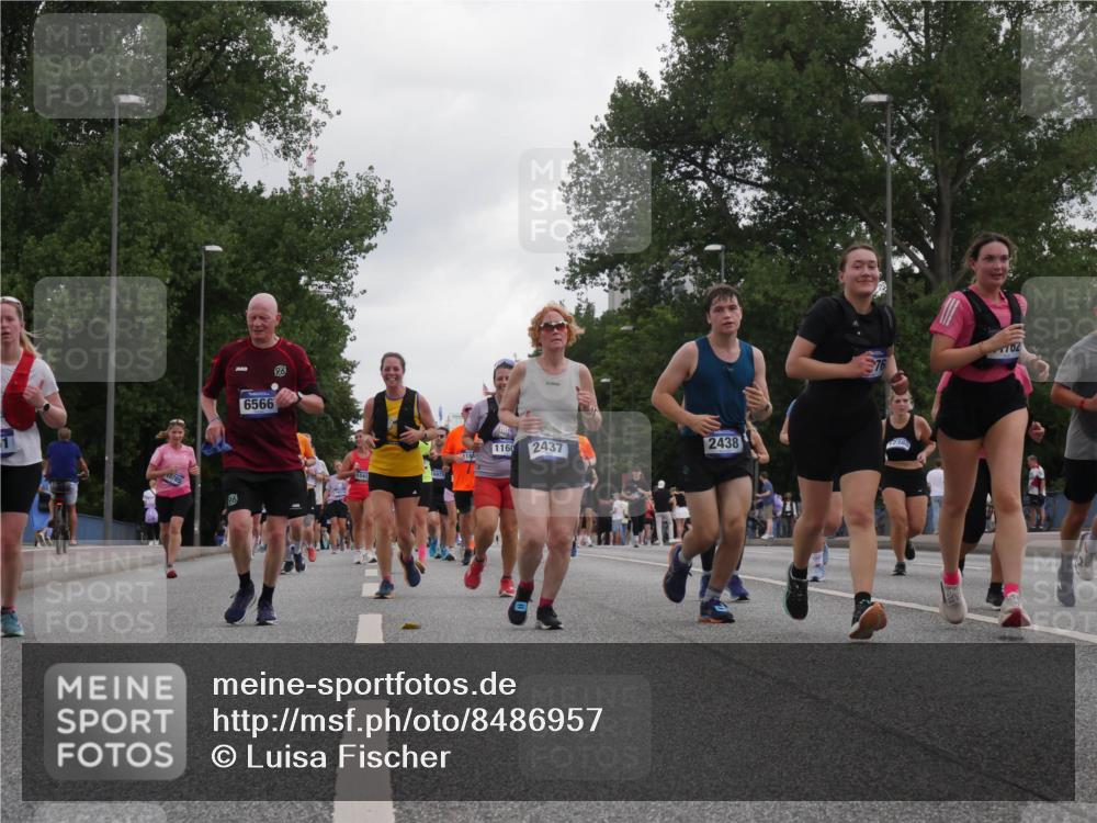 29.06.2025 - hella hamburg halbmarathon Luisa Fischer http://msf.ph/oto/8486957 29.06.2025 10:52:52 Kennedybrücke 51, 6566, 96, 1541, 1160, 2437, 186, 2438, 1238, 2437, 2438, 2716, 2997, 3253, 5479, 5480, 7679, 10782 meine-sportfotos.de