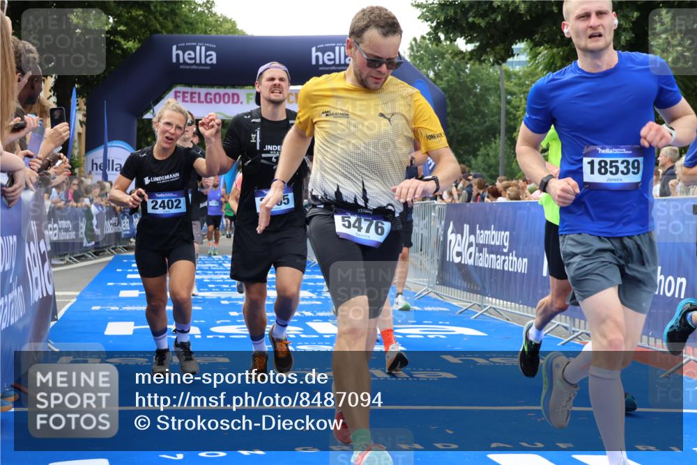 29.06.2025 - hella hamburg halbmarathon Strokosch-Dieckow http://msf.ph/oto/8487094 29.06.2025 10:44:35 Ziel 1468, 1782, 2365, 2402, 3305, 4991, 5476, 6490, 6495, 7322, 7710, 8928, 10669, 12554, 12711, 14351, 14464, 14798, 14816, 15185, 15233, 15862, 16224, 17097, 18107, 18437, 18464, 18539, 18560, 18765, 18868, 19206 meine-sportfotos.de