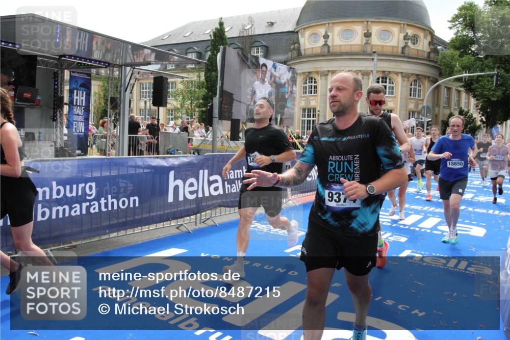 29.06.2025 - hella hamburg halbmarathon Michael Strokosch http://msf.ph/oto/8487215 29.06.2025 10:43:54 Ziel 3437, 3697, 3907, 5624, 5692, 7185, 8145, 9043, 9374, 10493, 11153, 11778, 11809, 11848, 12966, 13897, 14861, 15512, 16062, 16549, 17376, 17403, 18650, 18678 meine-sportfotos.de