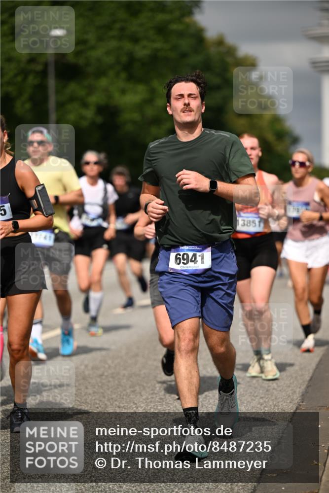 29.06.2025 - hella hamburg halbmarathon Dr. Thomas Lammeyer http://msf.ph/oto/8487235 29.06.2025 10:21:11 Kennedybrücke 1083, 1117, 1137, 1240, 1403, 2225, 2860, 2908, 3450, 3622, 5037, 5390, 5995, 6126, 6128, 6328, 6488, 6520, 6522, 6941, 6948, 7114, 7115, 7257, 7291, 7345, 7360, 7376, 8253, 8513, 8558, 8895, 8983, 9259, 9647, 9675, 10165, 10314, 10317, 10320, 10377, 10592, 10735, 10926 meine-sportfotos.de