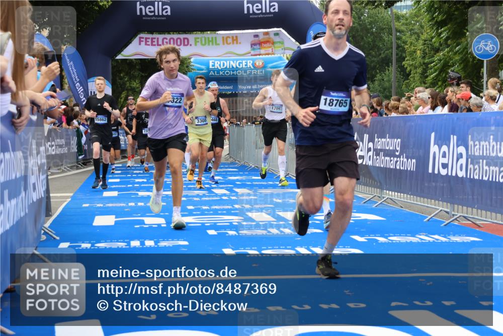 29.06.2025 - hella hamburg halbmarathon Strokosch-Dieckow http://msf.ph/oto/8487369 29.06.2025 10:44:30 Ziel 1057, 1468, 1782, 2365, 2402, 3305, 4310, 4691, 4991, 5476, 6490, 6495, 7322, 7710, 8928, 12327, 12554, 12711, 14351, 14464, 14667, 14798, 14816, 15862, 16224, 16803, 17097, 17729, 18107, 18464, 18539, 18560, 18765, 18806, 19206 meine-sportfotos.de