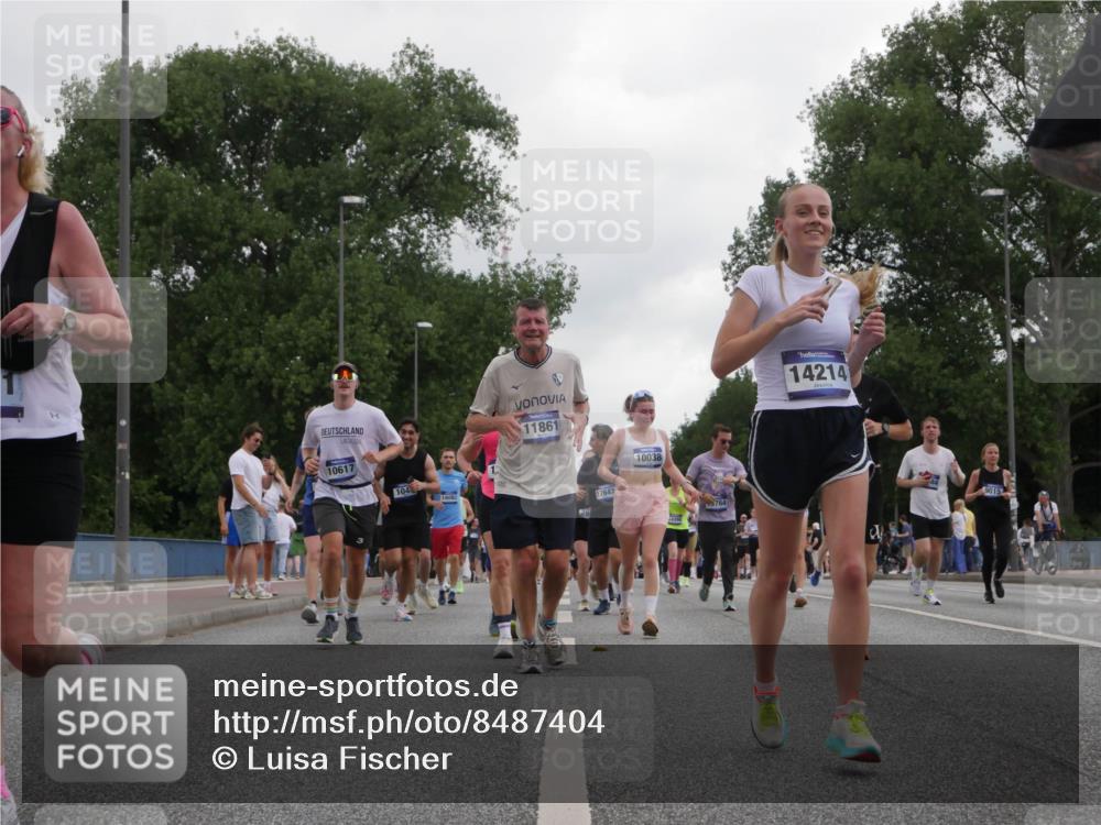 29.06.2025 - hella hamburg halbmarathon Luisa Fischer http://msf.ph/oto/8487404 29.06.2025 10:53:04 Kennedybrücke 10617, 11861, 104, 19083, 28, 17647, 10038, 5764, 14214, 9015, 1805, 2541, 2997, 4589, 5106, 9015, 9162, 10038 meine-sportfotos.de