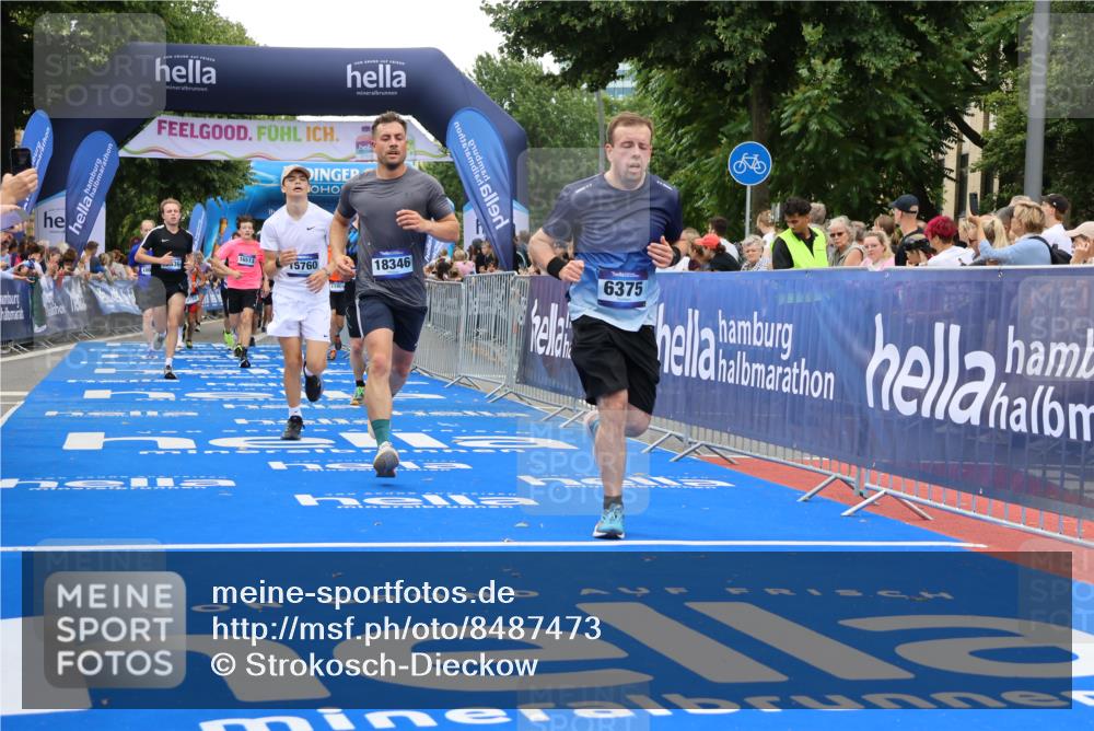 29.06.2025 - hella hamburg halbmarathon Strokosch-Dieckow http://msf.ph/oto/8487473 29.06.2025 10:45:13 Ziel 2188, 2270, 2367, 2470, 5706, 6054, 6375, 6575, 6819, 7087, 9105, 9302, 10064, 10313, 12783, 15563, 15636, 15651, 15741, 15760, 16513, 16685, 16689, 17120, 17960, 18346, 18718 meine-sportfotos.de