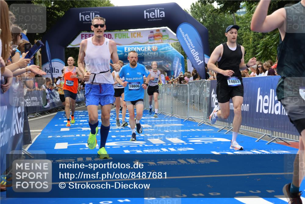 29.06.2025 - hella hamburg halbmarathon Strokosch-Dieckow http://msf.ph/oto/8487681 29.06.2025 10:44:23 Ziel 1057, 1220, 1413, 1902, 4310, 4691, 5275, 7191, 7322, 8928, 9444, 12327, 12528, 12554, 14464, 14667, 16547, 16803, 16893, 17729, 18765, 18806 meine-sportfotos.de