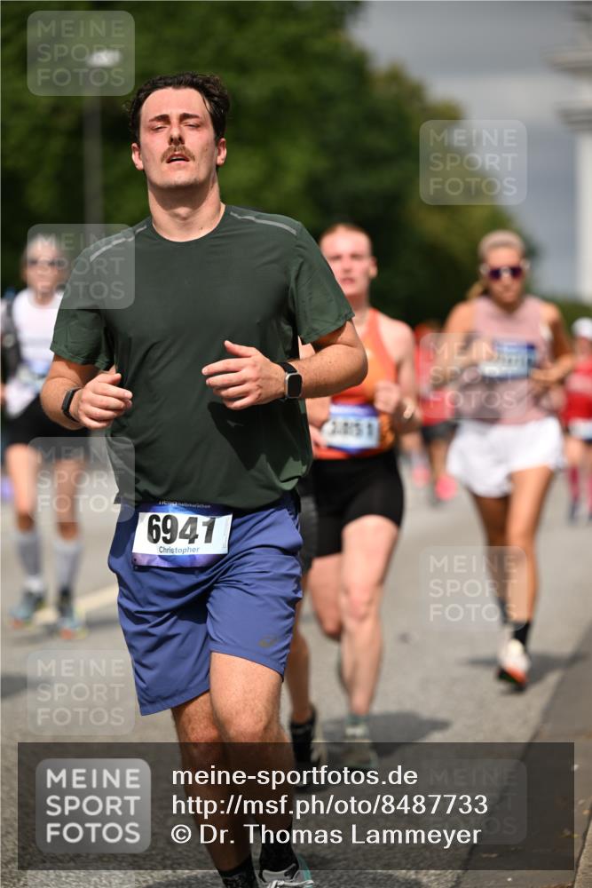 29.06.2025 - hella hamburg halbmarathon Dr. Thomas Lammeyer http://msf.ph/oto/8487733 29.06.2025 10:21:12 Kennedybrücke 1083, 1117, 1137, 1240, 1403, 2225, 2860, 2908, 3210, 3450, 3622, 5037, 5390, 5995, 6126, 6128, 6328, 6488, 6520, 6522, 6941, 6948, 7114, 7115, 7291, 7345, 7376, 8253, 8513, 8558, 8895, 8983, 9259, 9647, 9675, 10165, 10314, 10317, 10320, 10377, 10592, 10735, 10926 meine-sportfotos.de