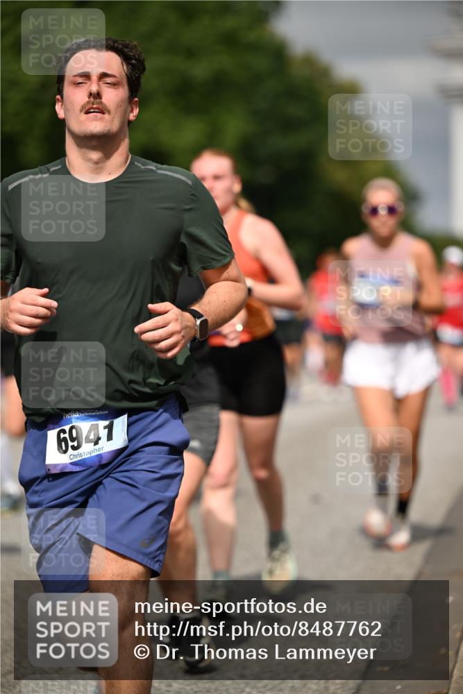29.06.2025 - hella hamburg halbmarathon Dr. Thomas Lammeyer http://msf.ph/oto/8487762 29.06.2025 10:21:13 Kennedybrücke 1083, 1117, 1137, 1403, 2225, 2860, 2908, 3210, 3450, 3622, 5037, 5390, 5995, 6126, 6128, 6328, 6488, 6520, 6522, 6941, 6948, 7114, 7115, 7291, 7345, 8253, 8309, 8513, 8558, 8895, 8983, 9259, 9647, 9675, 10314, 10317, 10320, 10377, 10592, 10735, 10926 meine-sportfotos.de
