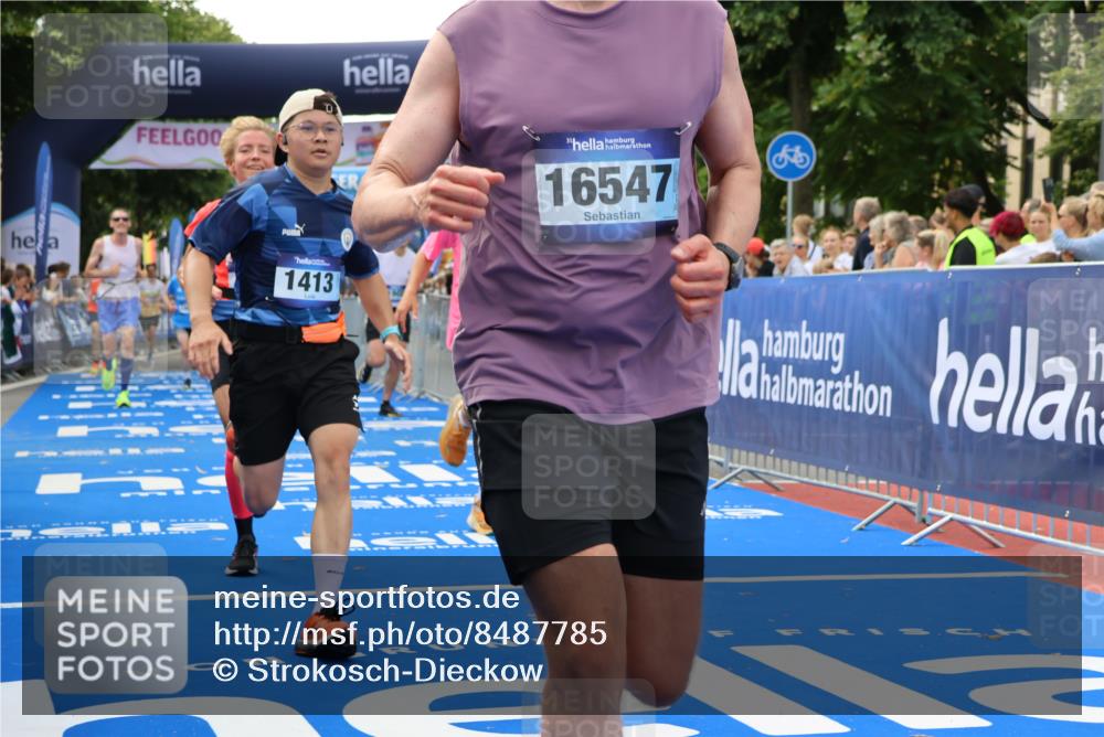 29.06.2025 - hella hamburg halbmarathon Strokosch-Dieckow http://msf.ph/oto/8487785 29.06.2025 10:44:19 Ziel 1057, 1220, 1413, 1415, 1902, 4310, 4691, 5275, 5884, 7005, 7191, 8722, 9444, 12159, 12327, 12528, 14687, 15225, 16301, 16316, 16547, 16803, 16893, 18691, 18806 meine-sportfotos.de
