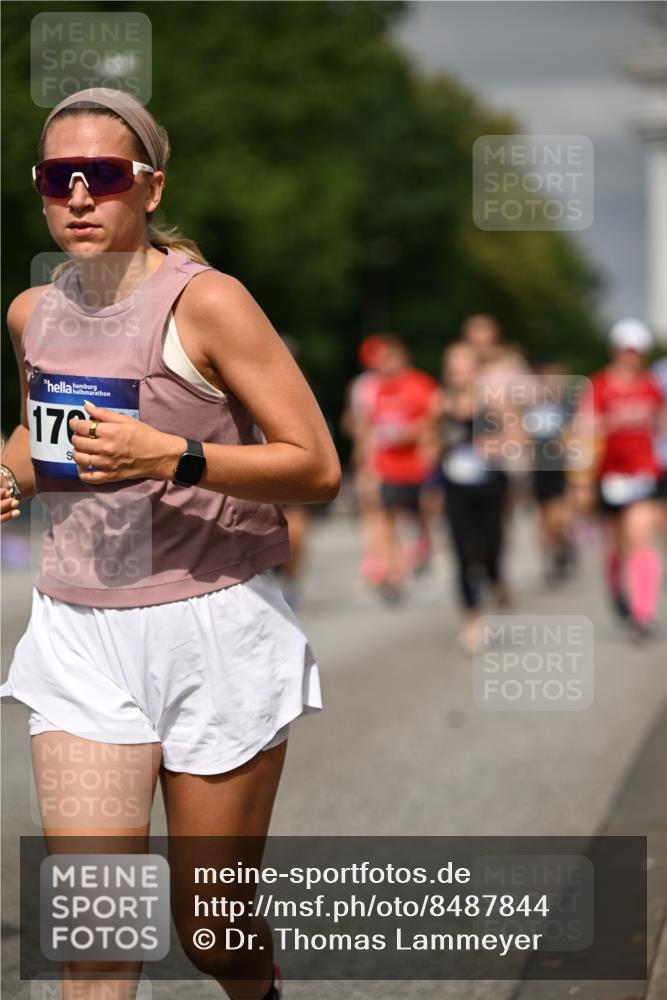 29.06.2025 - hella hamburg halbmarathon Dr. Thomas Lammeyer http://msf.ph/oto/8487844 29.06.2025 10:21:15 Kennedybrücke 1083, 1137, 1403, 2225, 2860, 2908, 3210, 3450, 3466, 3622, 5037, 5390, 5995, 6126, 6128, 6328, 6488, 6520, 6522, 6786, 6941, 6948, 7114, 7115, 7291, 7345, 8253, 8309, 8513, 8558, 8895, 8983, 9259, 9647, 10377, 10592, 10735 meine-sportfotos.de