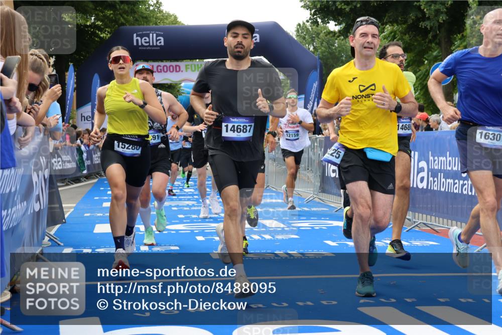 29.06.2025 - hella hamburg halbmarathon Strokosch-Dieckow http://msf.ph/oto/8488095 29.06.2025 10:44:13 Ziel 1220, 1413, 1415, 3021, 4999, 5231, 5275, 5884, 7005, 8722, 9444, 9633, 10193, 10930, 12159, 12528, 14686, 14687, 15225, 15280, 16301, 16316, 16547, 16648, 16893, 17748, 18691 meine-sportfotos.de
