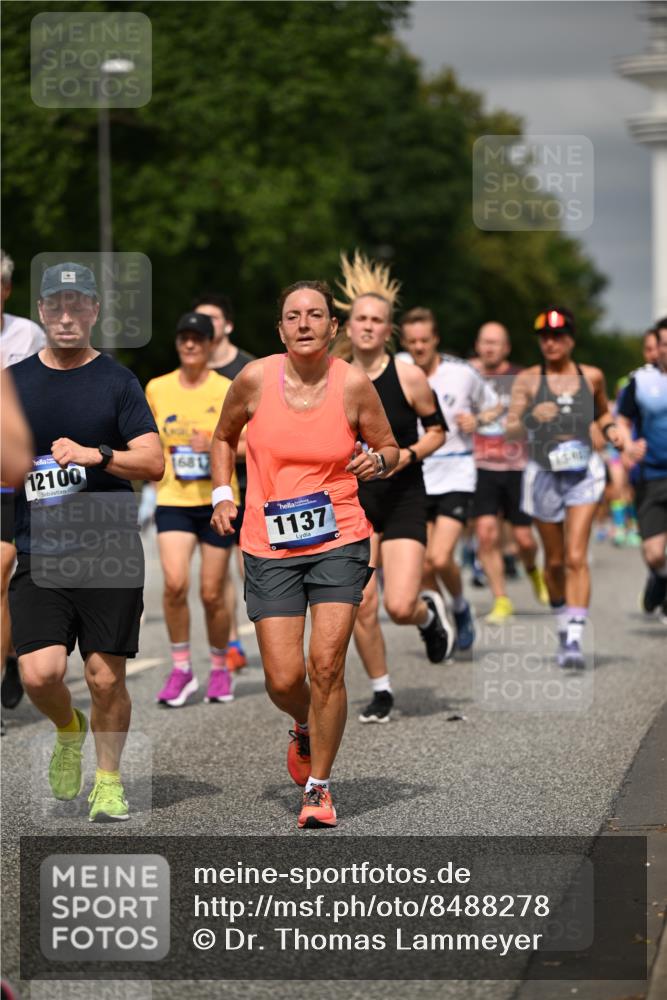 29.06.2025 - hella hamburg halbmarathon Dr. Thomas Lammeyer http://msf.ph/oto/8488278 29.06.2025 10:21:24 Kennedybrücke 1083, 1137, 1403, 1795, 2225, 2860, 2908, 3210, 3464, 3466, 3802, 3803, 4852, 5390, 5929, 5930, 5995, 6126, 6128, 6328, 6352, 6520, 6522, 6786, 7114, 7115, 7291, 7945, 8210, 8253, 8309, 8433, 8558, 8895, 8983, 9259, 9400, 9647, 9848, 10377, 10460, 10592, 10620, 10735 meine-sportfotos.de