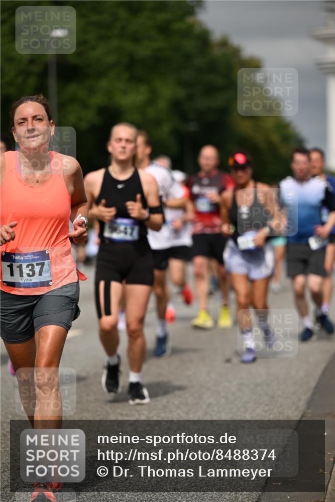 29.06.2025 - hella hamburg halbmarathon Dr. Thomas Lammeyer http://msf.ph/oto/8488374 29.06.2025 10:21:25 Kennedybrücke 1083, 1137, 1403, 1795, 2225, 2860, 2908, 3210, 3464, 3466, 3802, 3803, 4852, 5390, 5929, 5930, 5995, 6126, 6128, 6328, 6352, 6520, 6522, 6786, 7011, 7114, 7115, 7291, 7945, 8210, 8253, 8309, 8433, 8558, 8895, 8983, 9259, 9400, 9647, 9848, 10377, 10460, 10592, 10620, 10735 meine-sportfotos.de