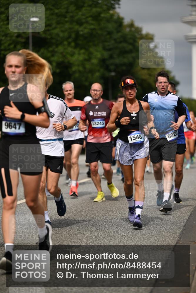 29.06.2025 - hella hamburg halbmarathon Dr. Thomas Lammeyer http://msf.ph/oto/8488454 29.06.2025 10:21:26 Kennedybrücke 1083, 1137, 1156, 1403, 1795, 2225, 2860, 2908, 3210, 3464, 3466, 3802, 3803, 4852, 5390, 5929, 5930, 5995, 6126, 6128, 6352, 6520, 6522, 6786, 7011, 7114, 7115, 7291, 7945, 8210, 8253, 8309, 8433, 8558, 8895, 9259, 9400, 9647, 9848, 10377, 10460, 10592, 10620, 10735 meine-sportfotos.de