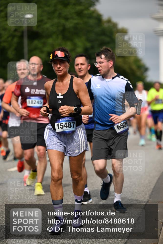 29.06.2025 - hella hamburg halbmarathon Dr. Thomas Lammeyer http://msf.ph/oto/8488618 29.06.2025 10:21:28 Kennedybrücke 1083, 1137, 1156, 1795, 2225, 2259, 2860, 2908, 3210, 3464, 3466, 3802, 3803, 4852, 5390, 5929, 5930, 5995, 6126, 6128, 6254, 6336, 6352, 6520, 6522, 6786, 7011, 7114, 7115, 7291, 7945, 8210, 8253, 8309, 8433, 8558, 8895, 9259, 9400, 9647, 9848, 10460, 10592, 10620, 10735 meine-sportfotos.de