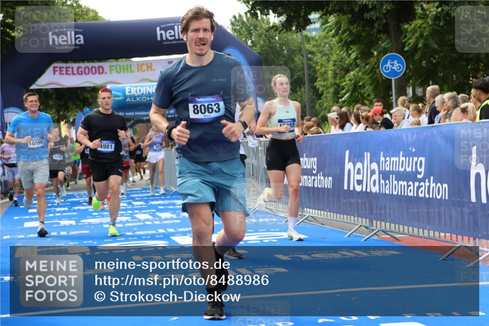 29.06.2025 - hella hamburg halbmarathon Strokosch-Dieckow http://msf.ph/oto/8488986 29.06.2025 10:43:57 Ziel 1558, 2816, 3697, 3907, 4981, 5624, 6705, 8063, 8145, 8900, 9043, 9081, 10493, 10596, 11346, 11809, 12438, 12966, 13123, 14861, 15383, 16549, 16697, 17376, 17403, 17516, 17977, 18004, 18678 meine-sportfotos.de
