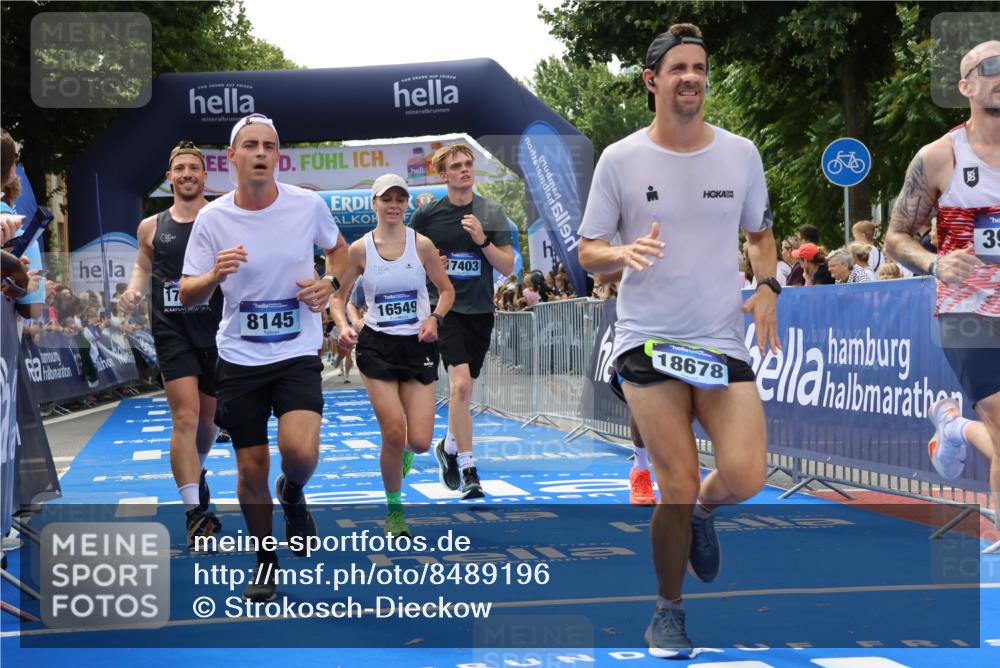 29.06.2025 - hella hamburg halbmarathon Strokosch-Dieckow http://msf.ph/oto/8489196 29.06.2025 10:43:54 Ziel 1558, 3437, 3697, 3907, 4981, 5624, 5692, 6705, 7185, 8063, 8145, 8900, 9043, 9081, 9374, 10493, 10596, 11778, 11809, 12438, 12966, 13897, 14861, 15383, 16549, 17376, 17403, 17516, 18650, 18678 meine-sportfotos.de