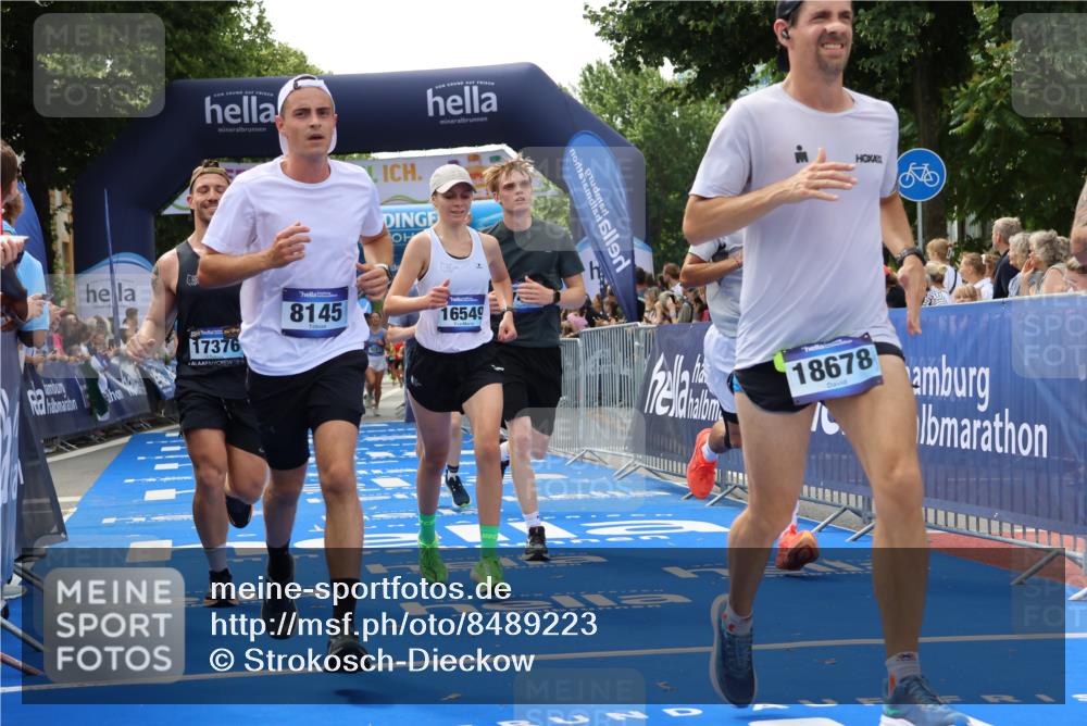 29.06.2025 - hella hamburg halbmarathon Strokosch-Dieckow http://msf.ph/oto/8489223 29.06.2025 10:43:54 Ziel 1558, 3437, 3697, 3907, 4981, 5624, 5692, 6705, 7185, 8063, 8145, 8900, 9043, 9081, 9374, 10493, 10596, 11778, 11809, 12438, 12966, 13897, 14861, 15383, 16549, 17376, 17403, 17516, 18650, 18678 meine-sportfotos.de